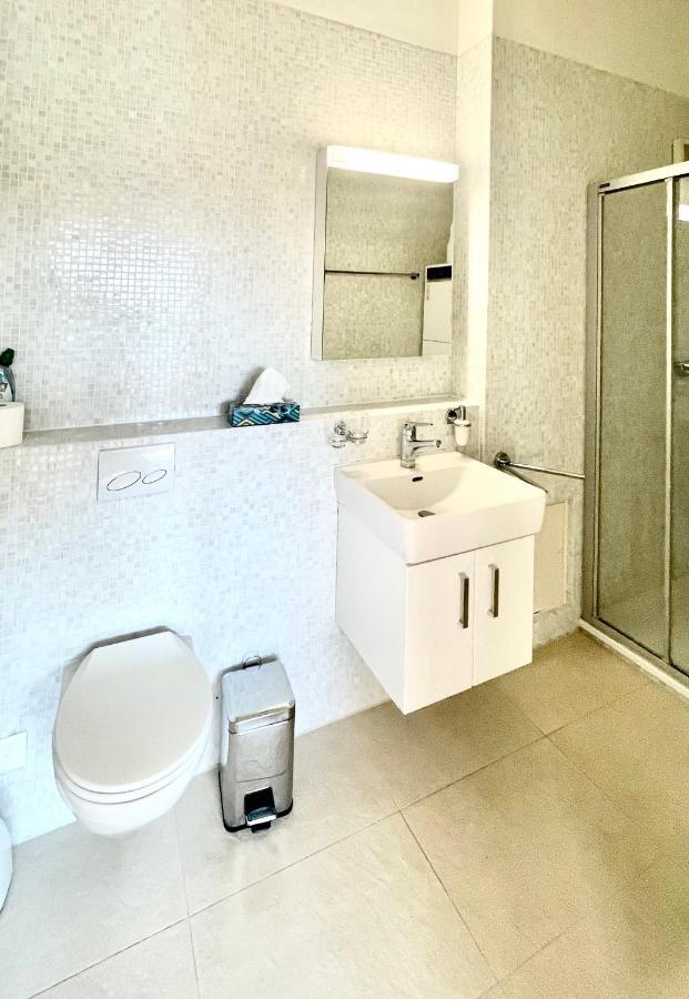 Studio Bahnhof Spiez Apartment ภายนอก รูปภาพ